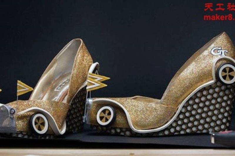 美国小姐花车游行 3D打印靓鞋出风头