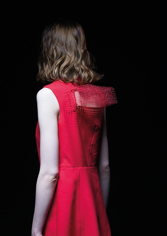 穿3D打印时装秒变《速度与激情》女主角