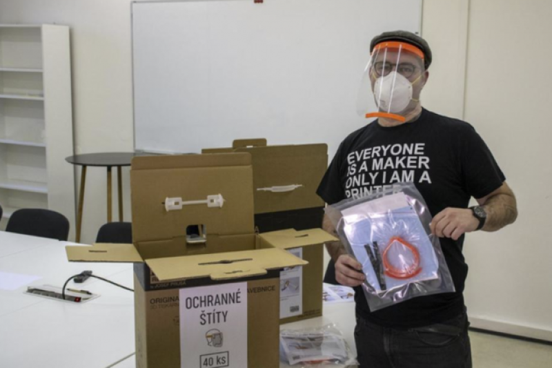 为帮助医护，世界上最大的3D打印工厂正在加速生产